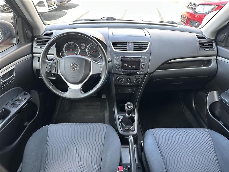 Suzuki Swift 1,2 4x4 - fotka 13 z 18