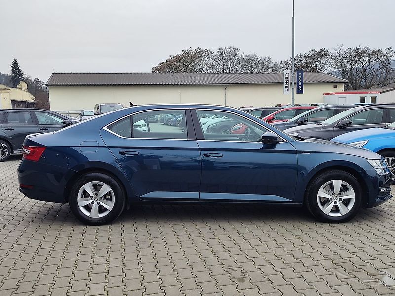 Škoda Superb 1.5 TSI/110kW Ambition DSG - fotka 4 z 31
