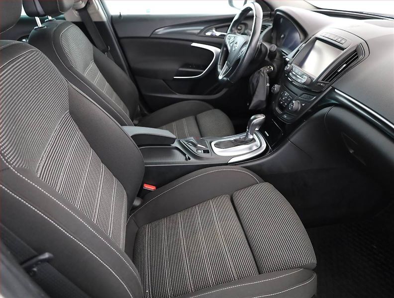 Opel Insignia (2015) 2.0 BiTurbo CDTI, Automat - fotka 7 z 18