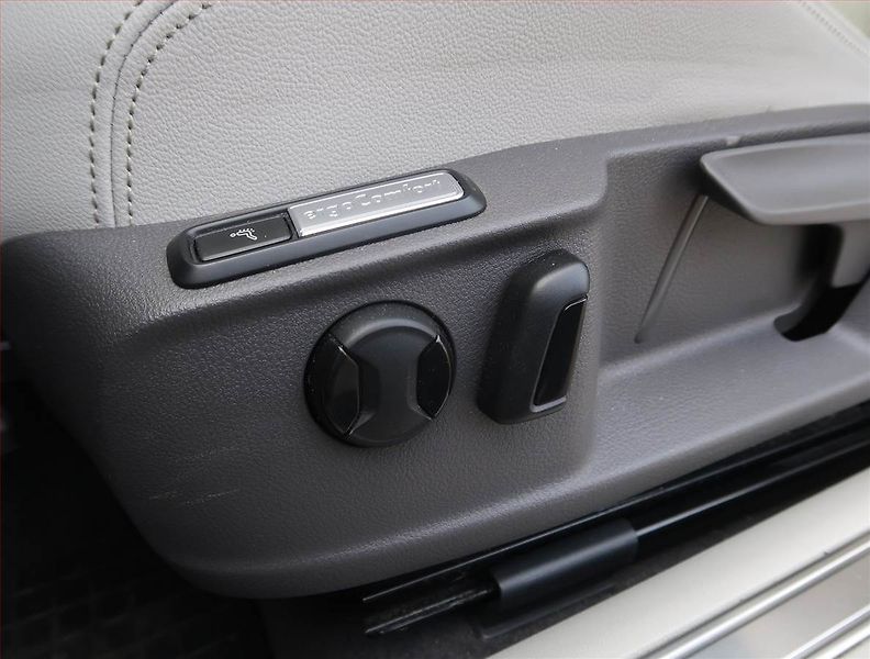 Volkswagen Passat (2020) 2.0 TDI, Automat, Kůže, Navi - fotka 17 z 21