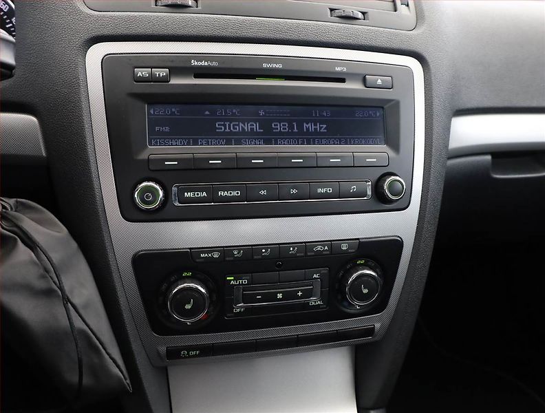Škoda Octavia (2011) Elegance 1.8 TSI, Serv.kniha - fotka 9 z 17
