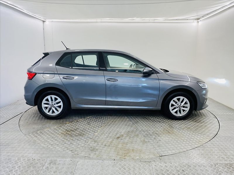 Škoda Fabia 1,0 TSI 70kW Selection - fotka 21 z 23