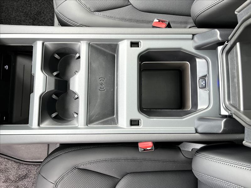 Land Rover Defender (2026) 110 D350 X-DYNAMIC HSE - fotka 32 z 38