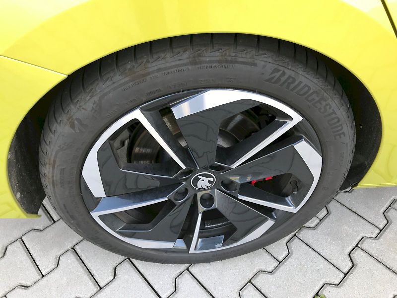 Škoda Octavia (2025) COMBI RS 2,0 TSI 195 KW 7-STUP - fotka 13 z 29