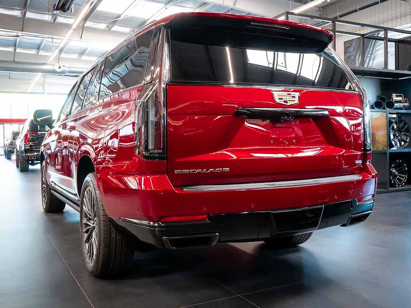 Cadillac Escalade (2026) 6.2 ESV Sport Platinum 2026 - fotka 3 z 50