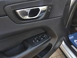 Volvo XC60 2,0 D3 Drive-E, Momentum Pro - náhled 28
