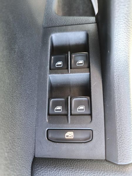 Škoda Octavia (2014) 1,6TDI DSG STYLE*VELKÝ SERVIS* - fotka 29 z 58