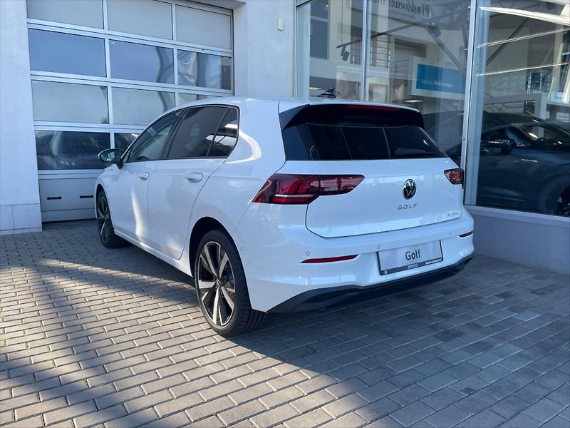 Volkswagen Golf (2025) 1,5 TSI eHybrid 150 kW 6DSG  P - fotka 7 z 21