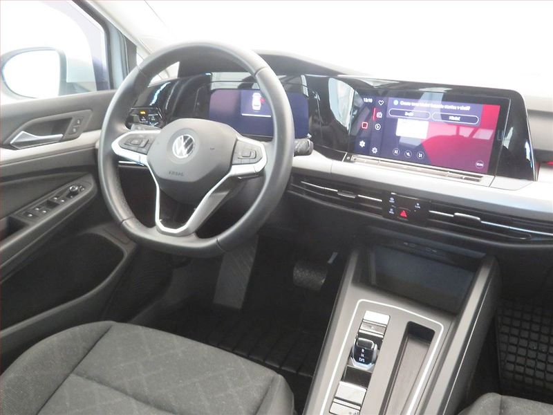Volkswagen Golf (2021) Life 1.5 eTSI - fotka 7 z 17