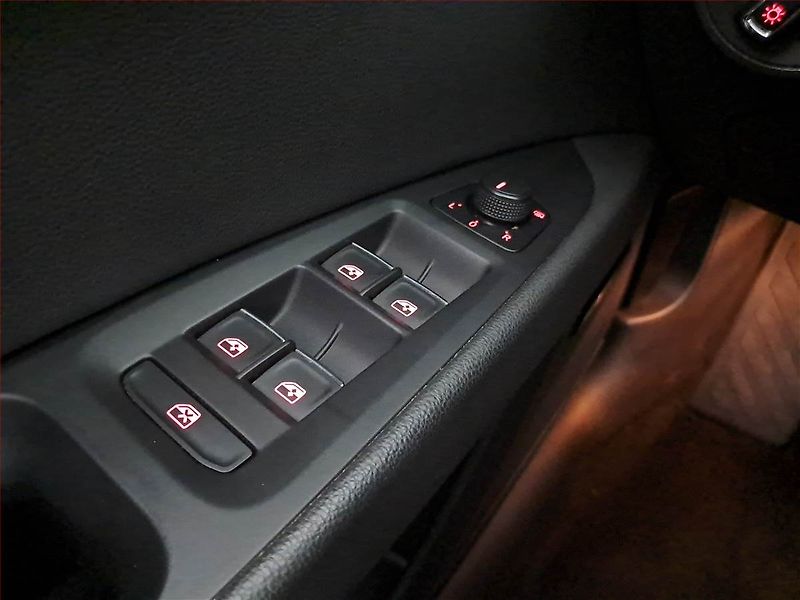 Seat Leon (2016) 2.0 TDI FR, Kůže, Navi - fotka 21 z 21