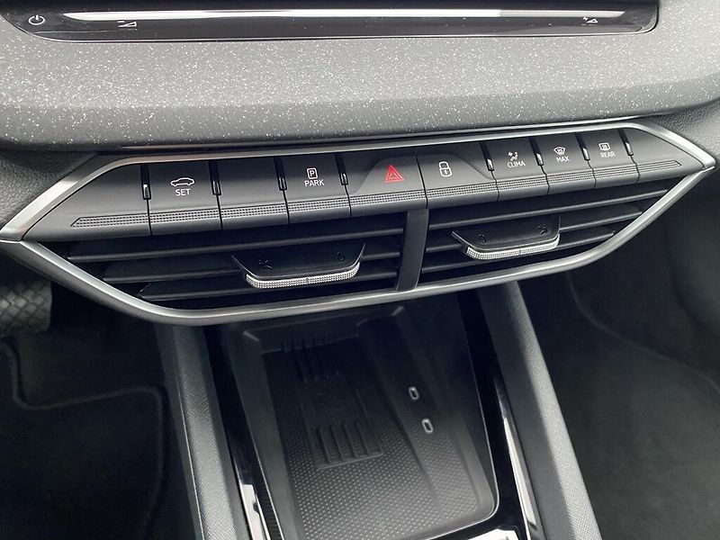 Škoda Octavia Combi 2,0 TDI Top Select DSG - fotka 22 z 28