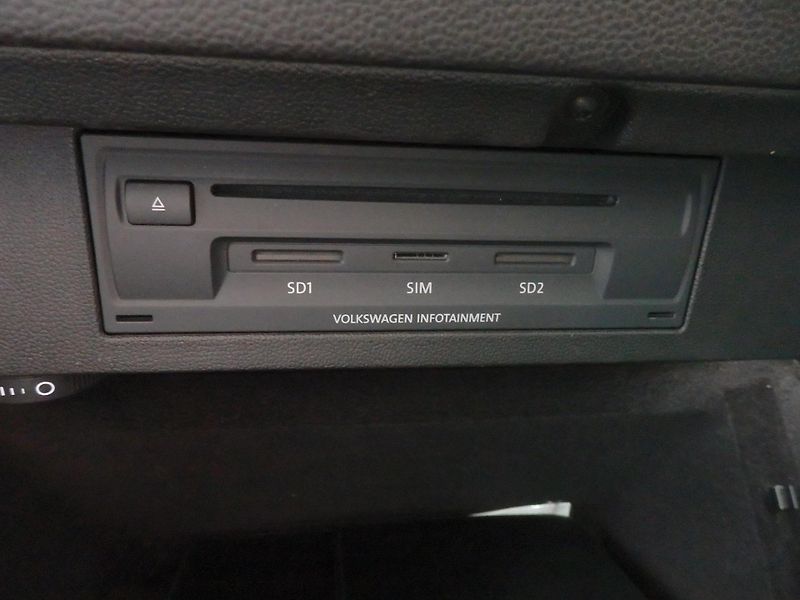 Volkswagen Passat 2.0 TDI 140 kW ZÁVĚS - fotka 19 z 26