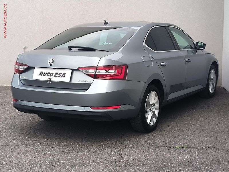 Škoda Superb (2017) 1.4 TSi, Style, bixen, panor - fotka 4 z 23