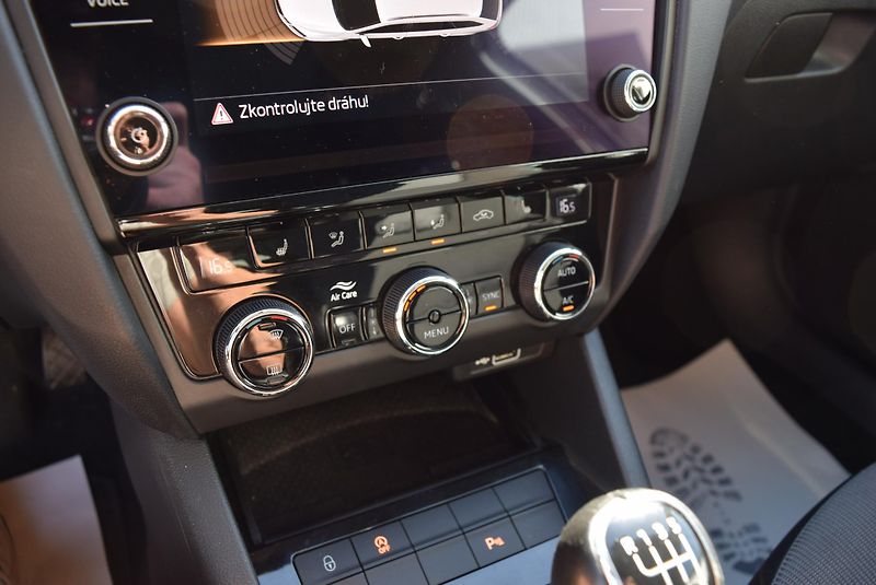 Škoda Octavia (2020) 2.0TDI 110kw AMBITION NAVI APP - fotka 25 z 48