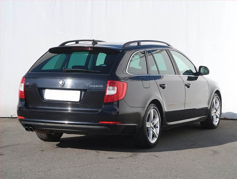 Škoda Superb (2012) Ambition 2.0 TDI, Serv.kniha - fotka 5 z 28