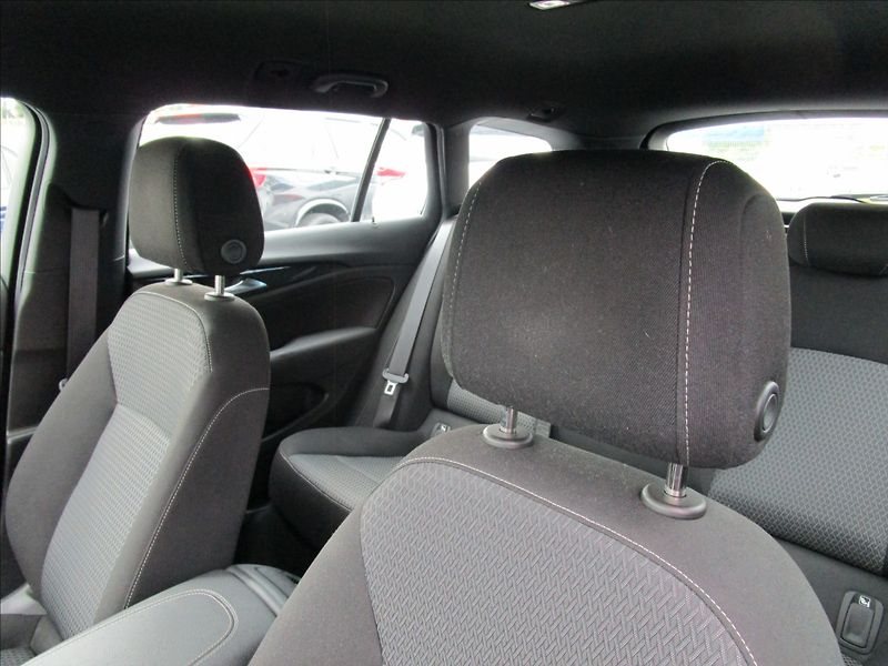 Opel Insignia ST 1.5 CDTi, aut. Klima, LED - fotka 15 z 41