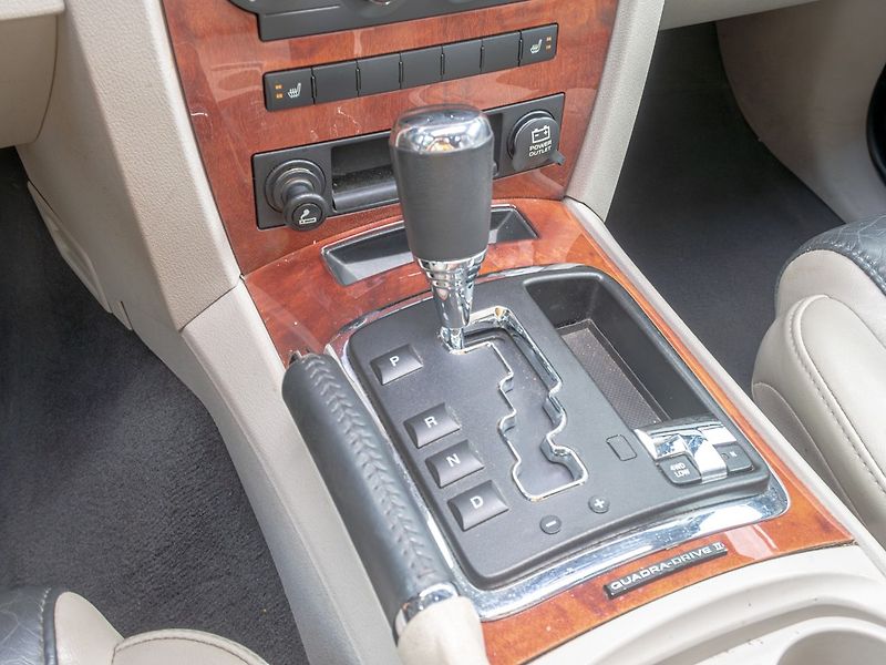 Jeep Commander (2007) ČR 3.0CRD 160KW – 7sedadel - fotka 33 z 62