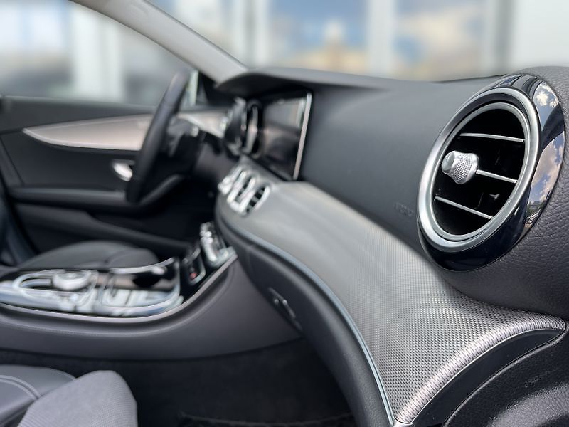 Mercedes-Benz Třídy E E-Třída 250 - fotka 18 z 23