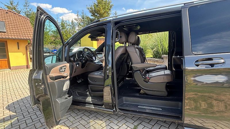 Mercedes-Benz Třídy V (2021) TŘÍDA V 300 d 4MATIC AVANTGARD - fotka 7 z 19
