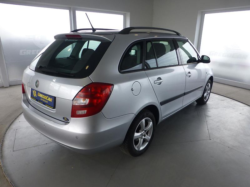 Škoda Fabia (2009) 1,6I-77KW*PARK.S**AC**VYHŘ.SED - fotka 5 z 25