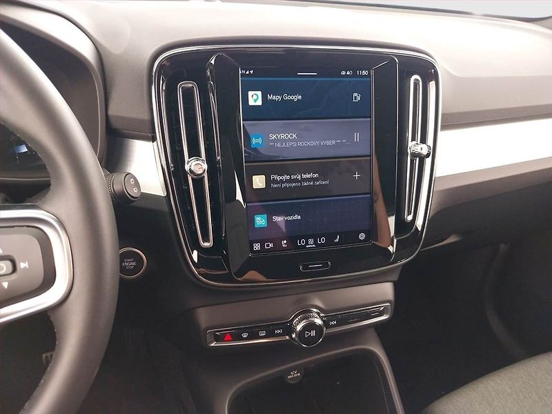 Volvo XC40 (2024) B4 - fotka 12 z 24