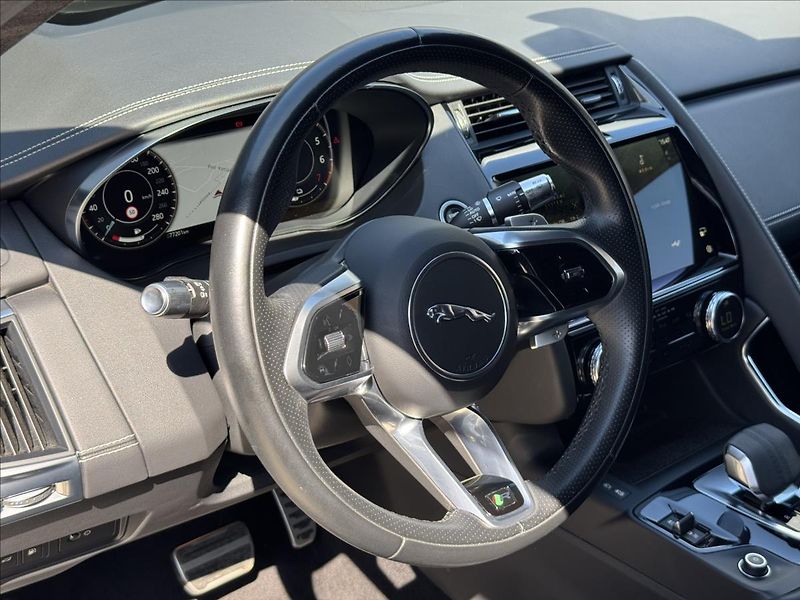 Jaguar E-Pace 1,5 P300e R-Dynamic SE AWD AT - fotka 10 z 34