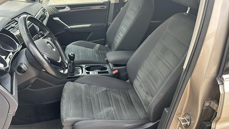 Volkswagen Touran (2018) 1,4TSI 110KW 7MÍST TOP!!!!! - fotka 7 z 19
