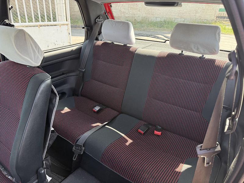 Peugeot 106 1.0i - fotka 9 z 12