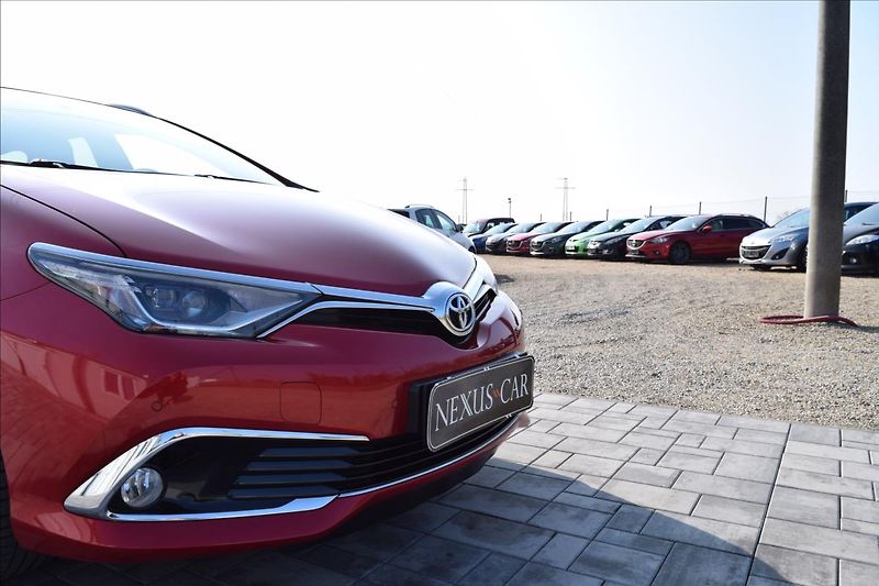 Toyota Auris 1,2 i 85KW XENONY AUTOMAT ALU - fotka 13 z 55