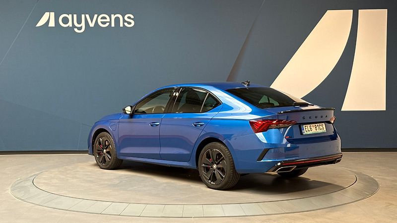 Škoda Octavia 1.4 TSI iV 180kW DSG RS - fotka 3 z 15