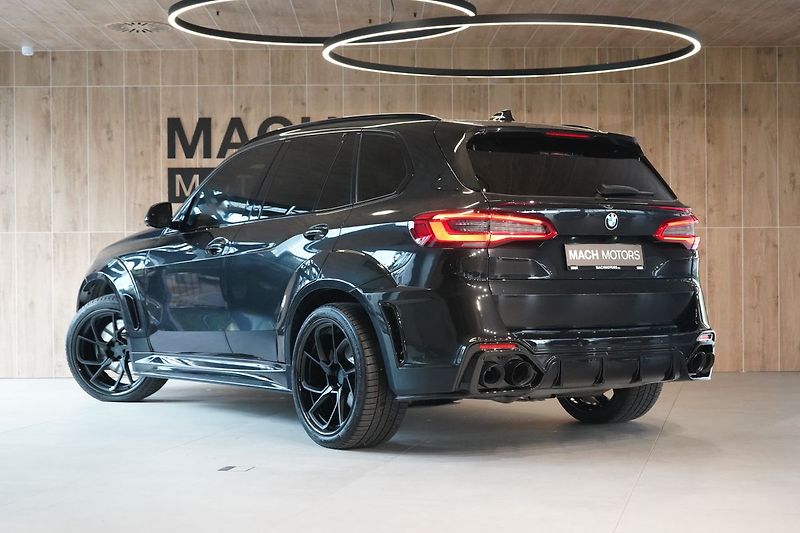 BMW X5 M50d xDrive, Renegade Widebody - fotka 12 z 50