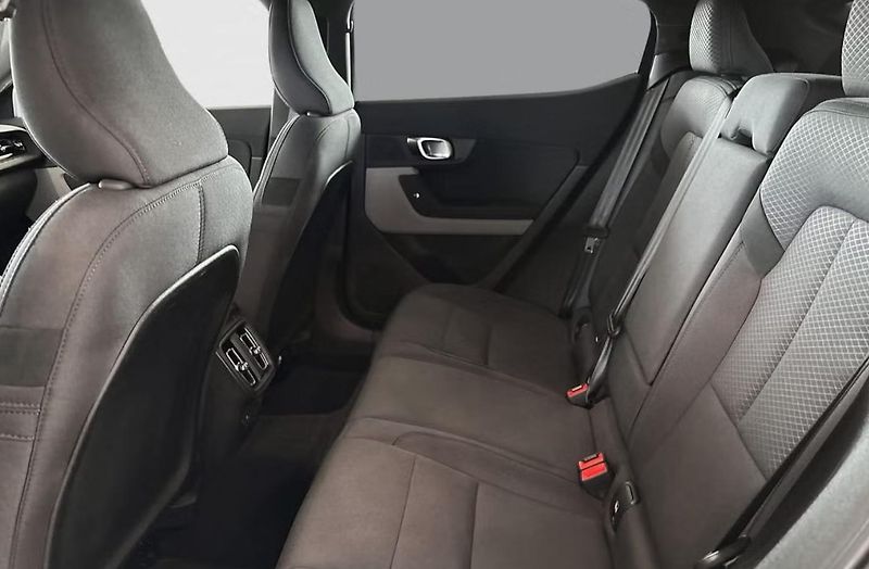 Polestar 2 LR AWD Pilot 360k BLIS Matrix - fotka 26 z 32