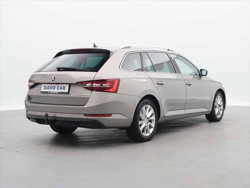 Škoda Superb 2.0 TDI 110kW Style Bi-Xenon - fotka 7 z 38