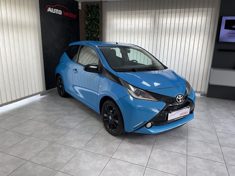 Toyota Aygo 1.0 i AUTOMAT REZERVACE  - fotka 1 z 27