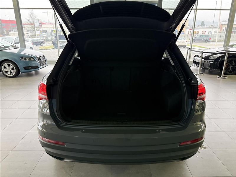 Audi Q3 2,0   35TDI.DPH.SERVISKA.VIRTU - fotka 22 z 24
