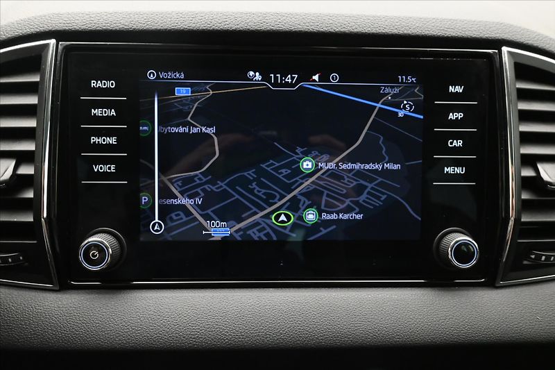 Škoda Karoq 2,0 TDI 85 KW DSG Ambiente Zár - fotka 20 z 30