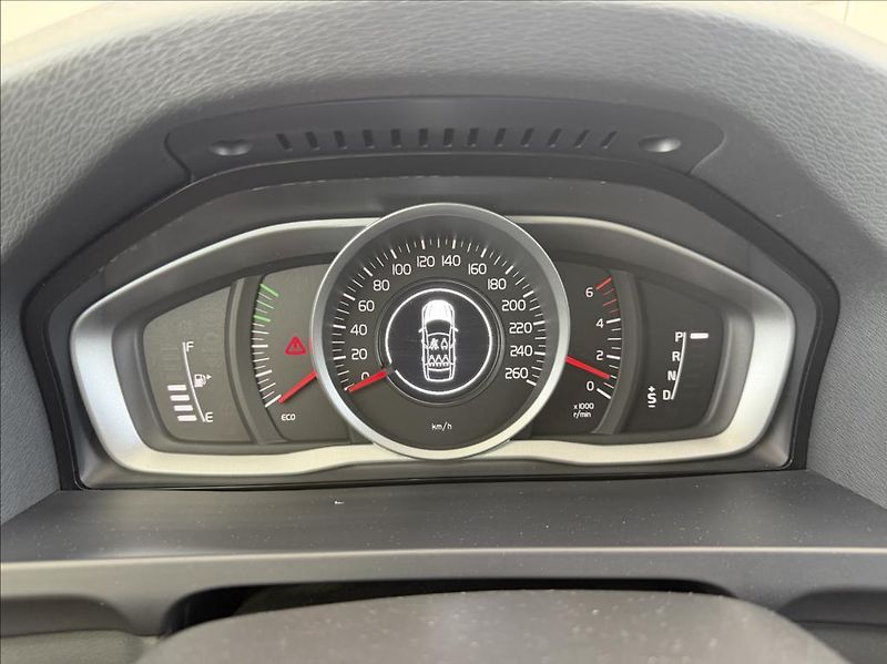 Volvo V60 2,0 D, Automat, pouze 93tkm - fotka 11 z 29