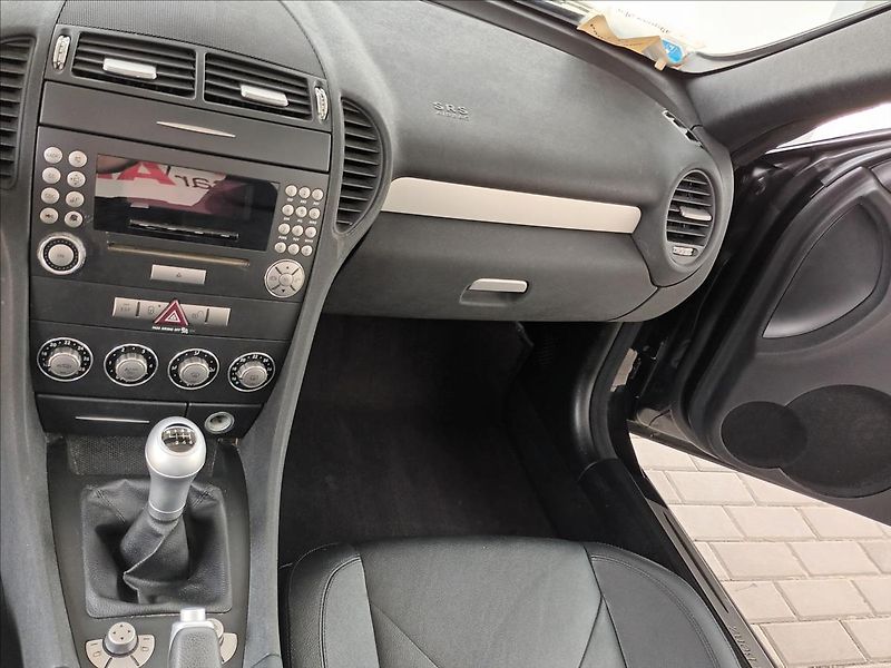 Mercedes-Benz SLK 1,8 200 KOMPRESSOR,120KW - fotka 13 z 33