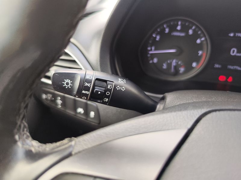 Hyundai i30 1.4i/73kW Trikolor Komfort - fotka 21 z 28