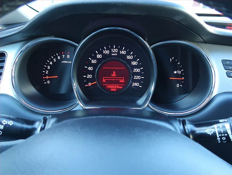 Kia Ceed (2015) 1.6 GDI, ČR,1.maj, Serv.kniha - fotka 11 z 15