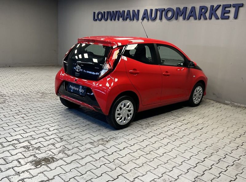 Toyota Aygo 1,0i AT X-play - fotka 2 z 15