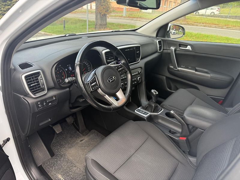 Kia Sportage 1.6 GDi TOP 4x2 - fotka 4 z 9