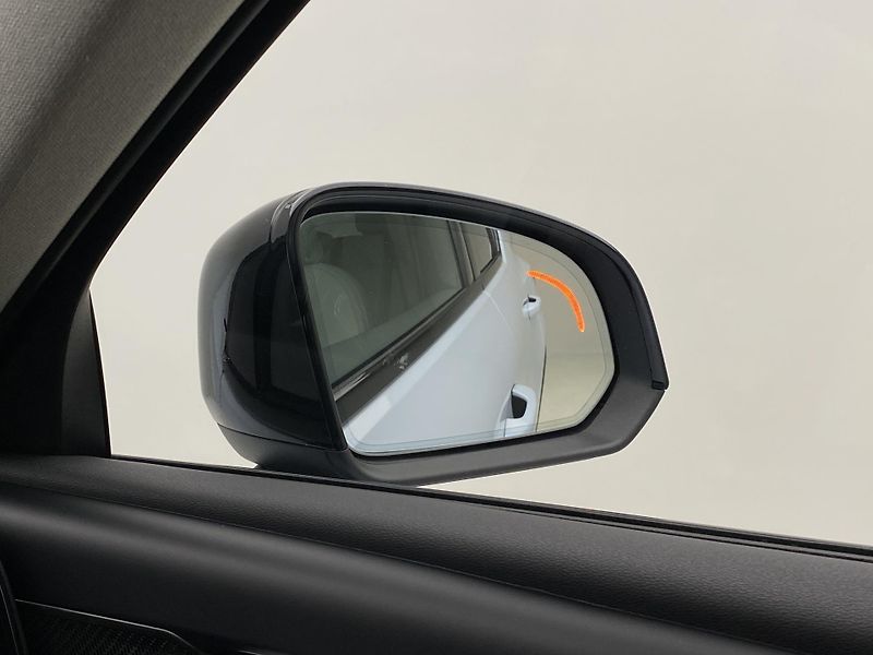 Volvo XC40 B4 DARK ULTRA AUT CZ - fotka 36 z 60