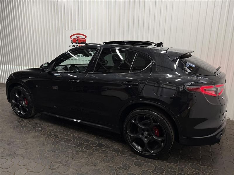 Alfa Romeo Stelvio VELOCE 154kW Q4 PANO H&K R21 - fotka 5 z 42
