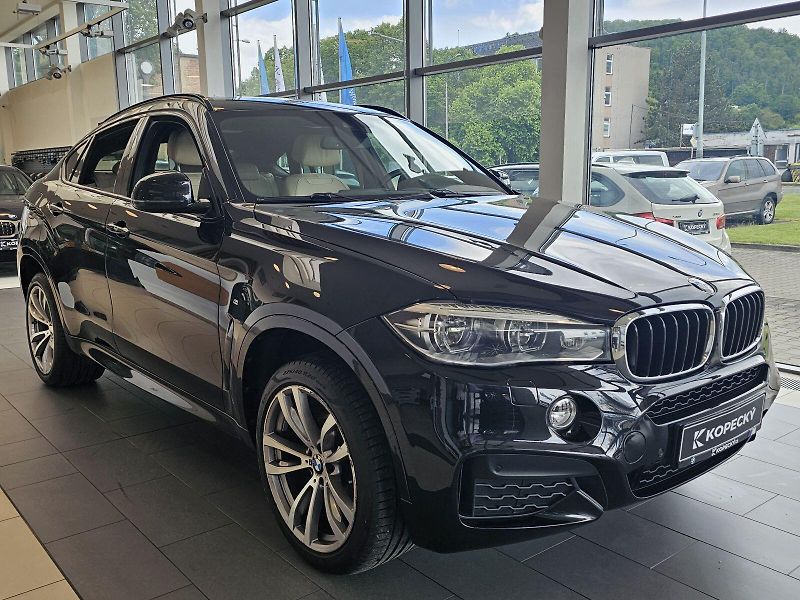 BMW X6 xDrive30d - fotka 4 z 31