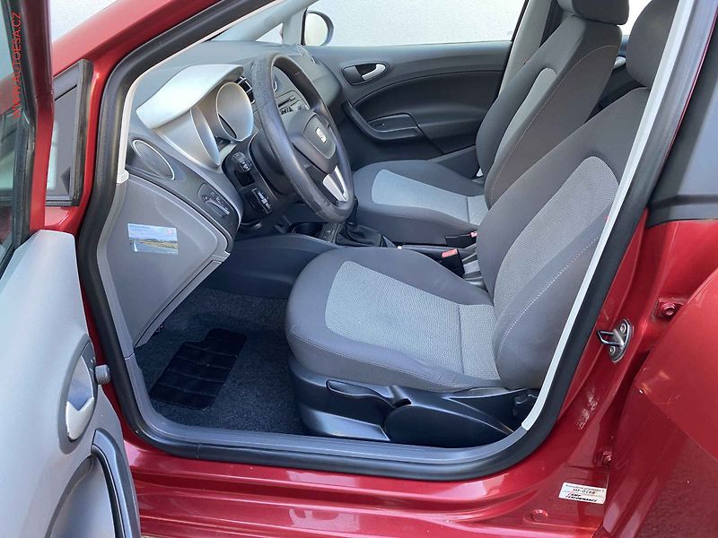 Seat Ibiza (2010) 1.4 i, ČR, Style, AC, tempo - fotka 9 z 16
