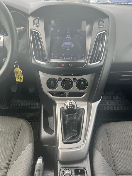Ford Focus 1.6i KLIMATIZACE NAVI ALU KOLA - fotka 22 z 42