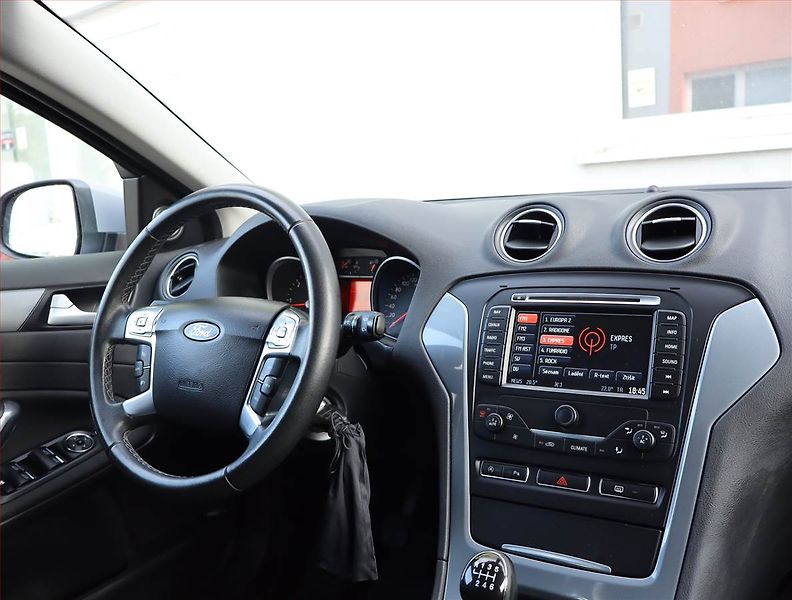 Ford Mondeo (2013) 1.6 TDCi, Navi, Tempomat - fotka 7 z 17