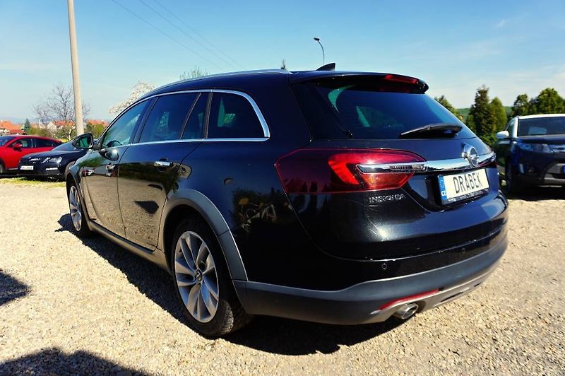 Opel Insignia (2016) COUNTRY 2,0 CDTI 125 kW - fotka 7 z 39