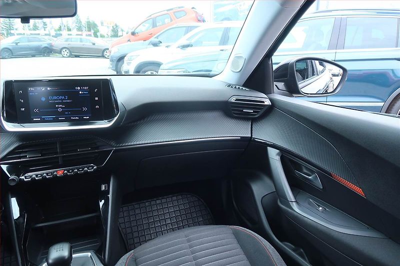 Peugeot 2008 (2020) 1.2 PureTech, Serv.kniha - fotka 8 z 20